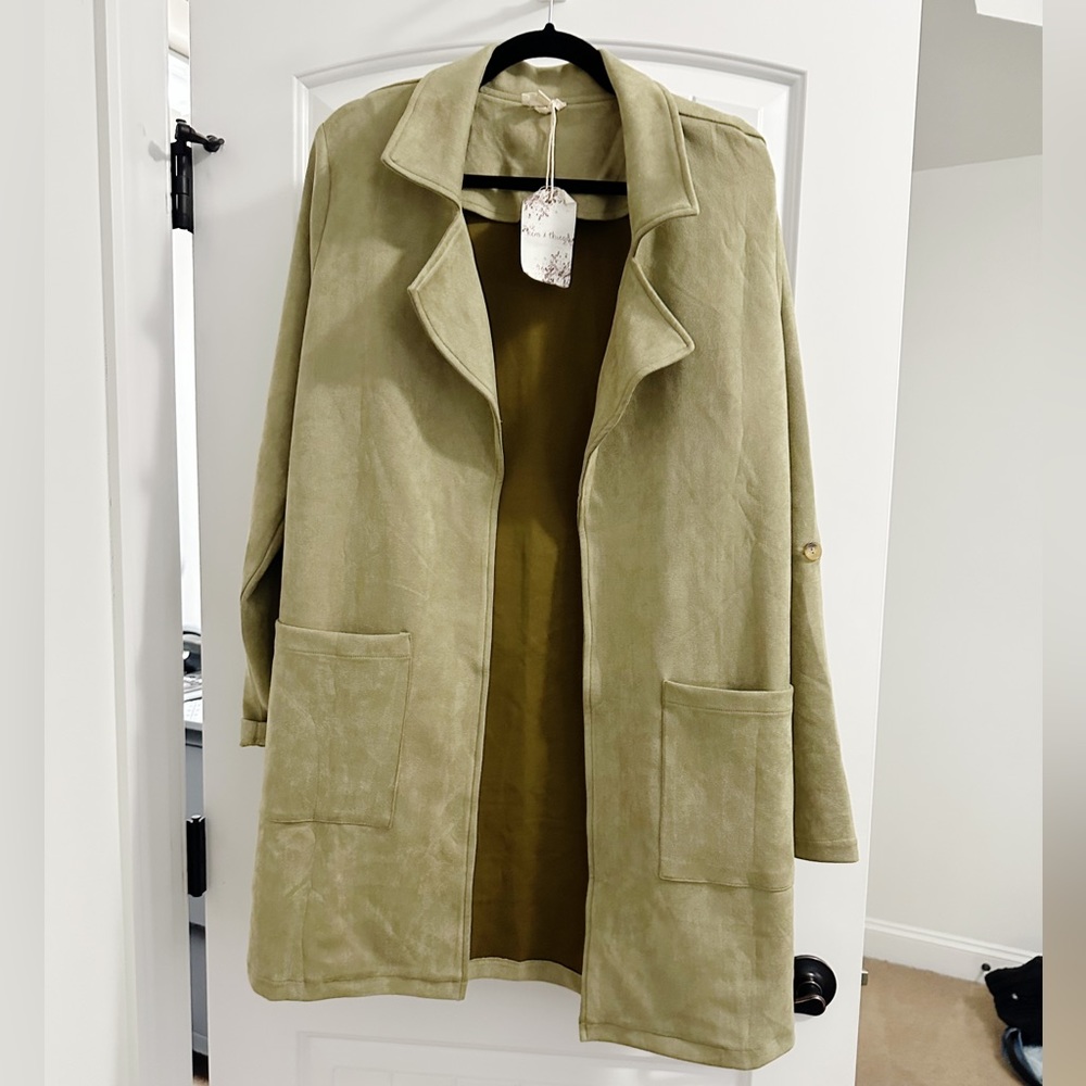 NWT Hem & Thread Roll Tab Sleeved Sueded Open Jacket Size Large